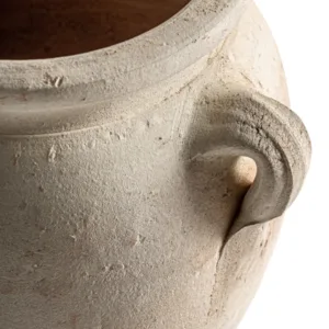 Jarra artesanal de arcilla crema envejecida Kansara