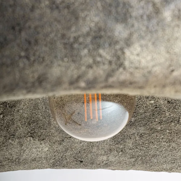 Lámpara de colgar con cemento dorado y papel maché - Imagen 4