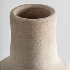 Tinaja de arcilla blanco roto