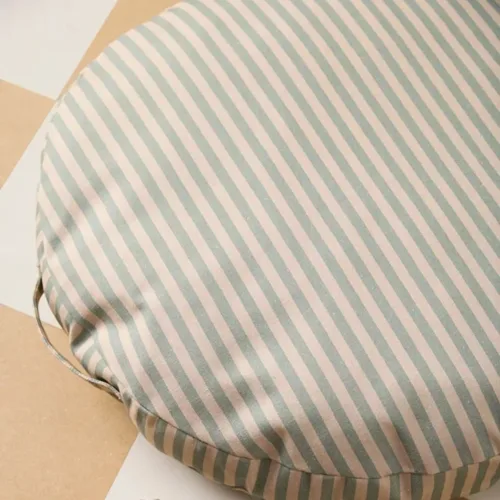 Cojín de suelo de rayas