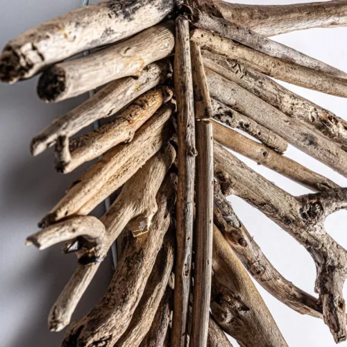 Aplique étnico en madera y algodón