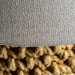 Lámpara de sobremesa de cuerda y lino