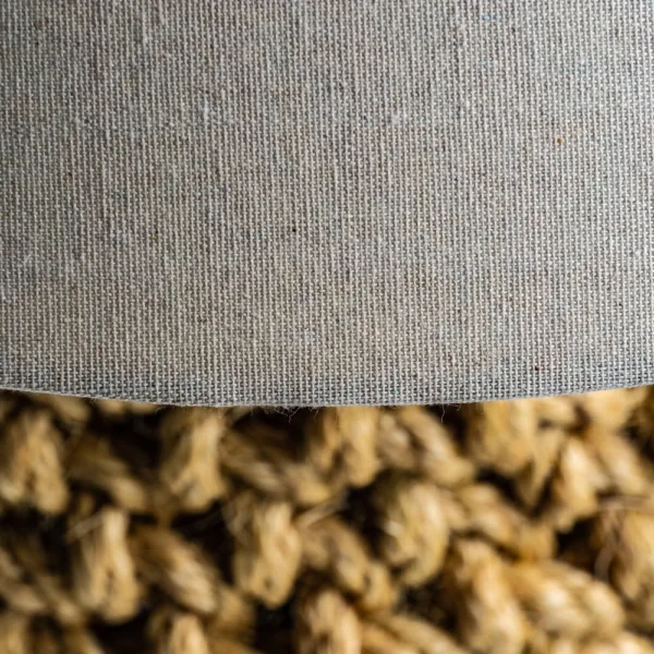 Lámpara de sobremesa de cuerda y lino