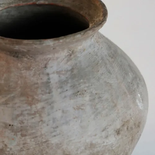 Jarrón Krisse de color gris envejecido