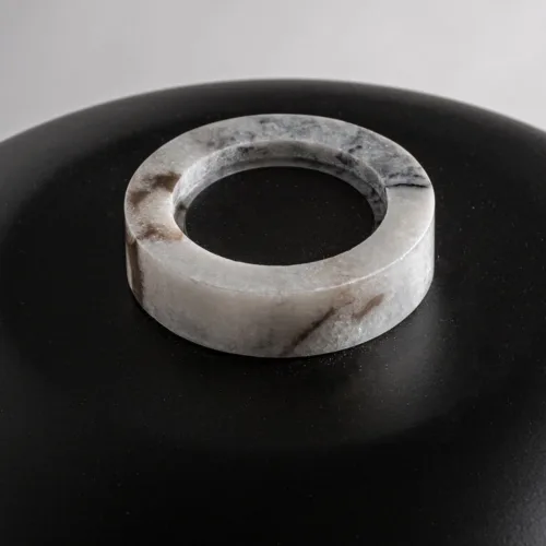 Lámpara de sobremesa de mármol y hierro