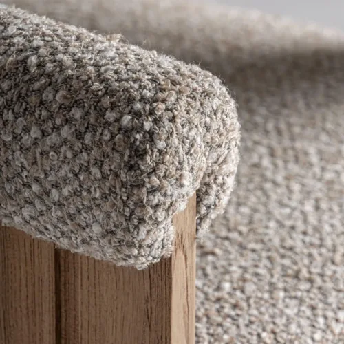 Silla tapizada gris jaspeado con madera de roble Ustka