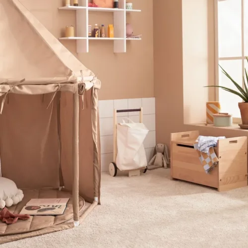 Tienda de juegos infantil beige