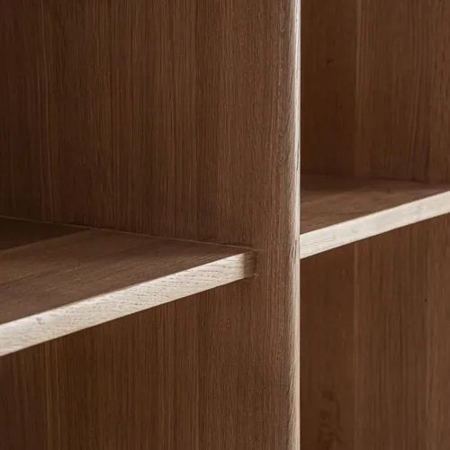 Estantería Nara de madera de roble