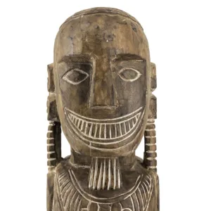 Tótem primitivo tallado