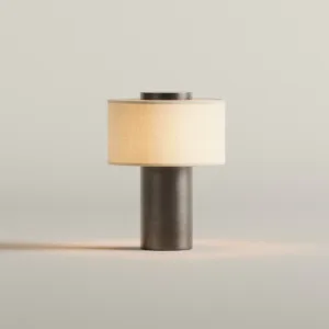 Lámpara portátil de metal y lino Auríe