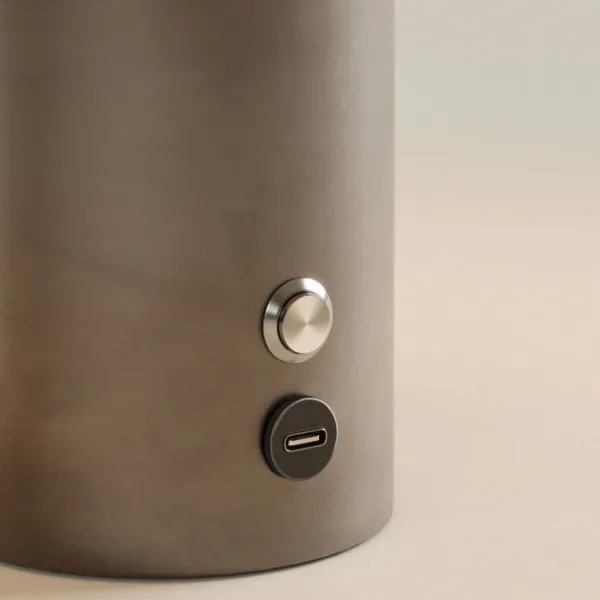 Lámpara portátil de metal y lino Auríe