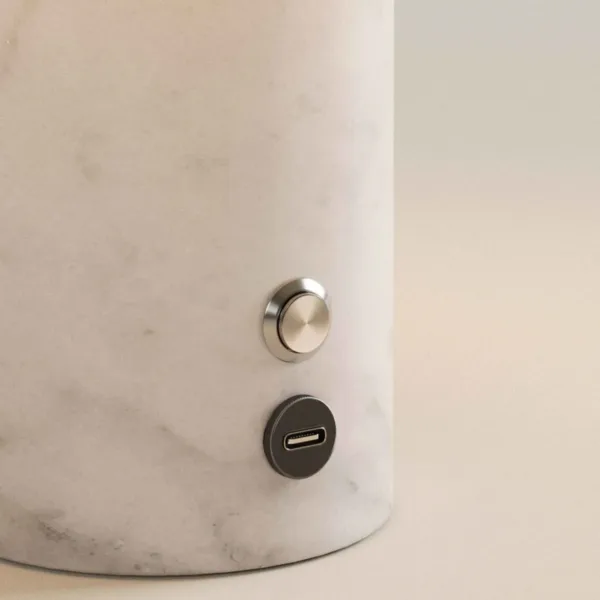 Lámpara portátil de mármol y lino Auríe