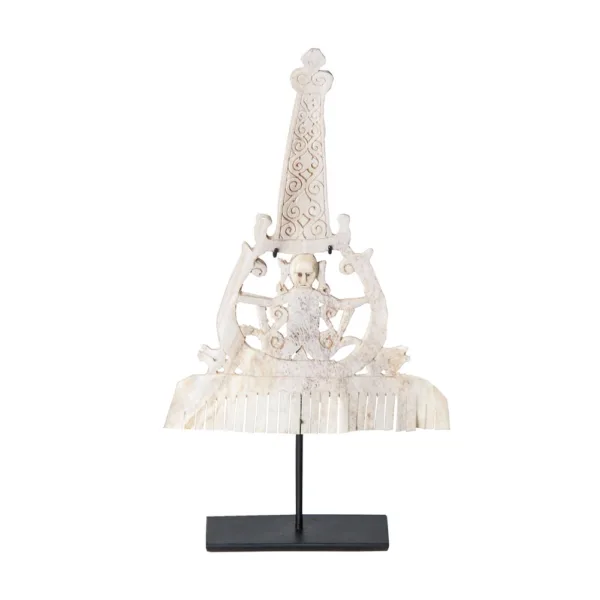 Figura decorativa de madera tropical y hierro