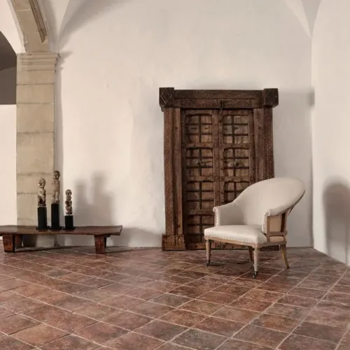 Figura de madera étnica