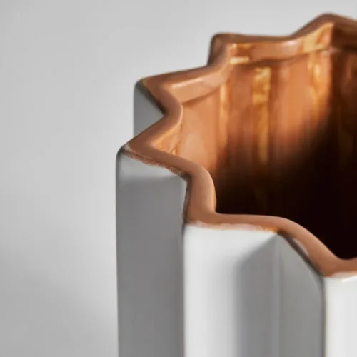 Jarrón Plissé Stone de cerámica