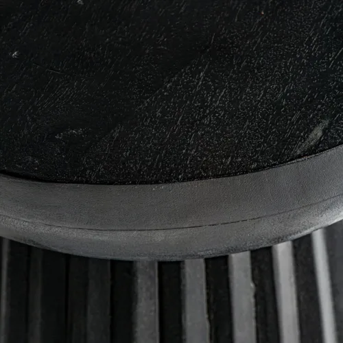 Mesa auxiliar negra de madera de mango Plissé