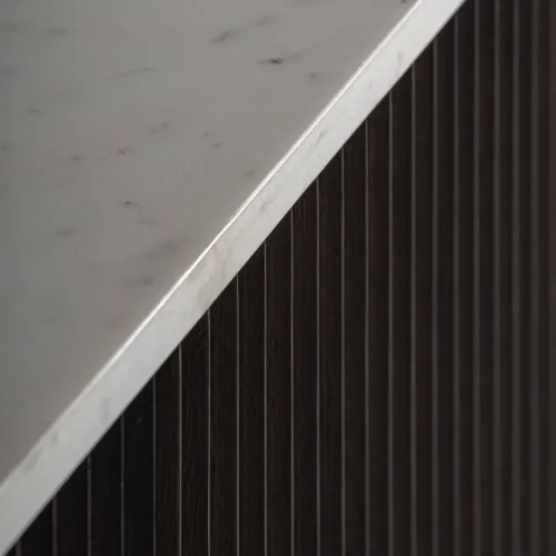 Mueble TV de madera de mango y mármol blanco Cenves