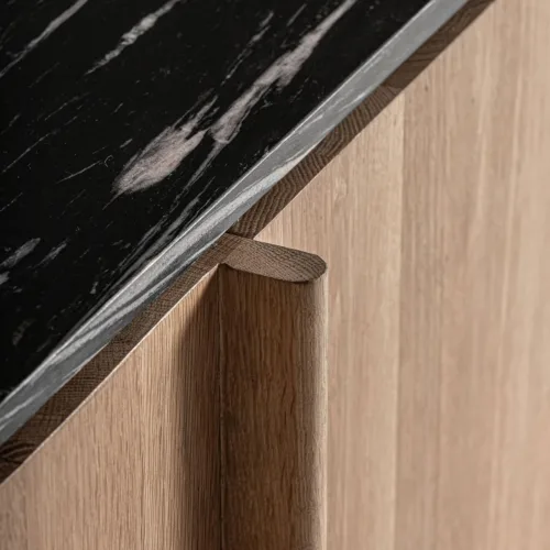 Aparador grande de madera de roble y mármol Nara 240 cm