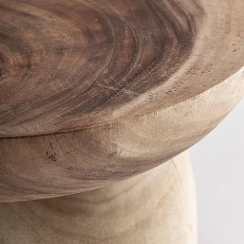 Mesa auxiliar estilo nórdico de madera suar Kalandi