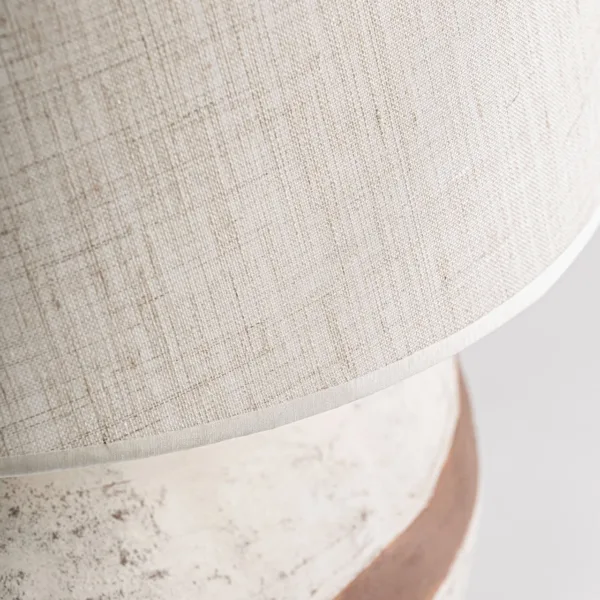 Lámpara de mesa de terracota y lino con raya