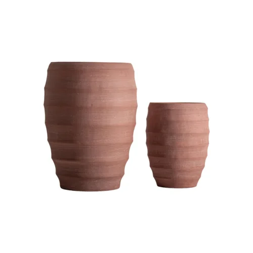 Set de dos maceteros de cerámica color terracota Kora