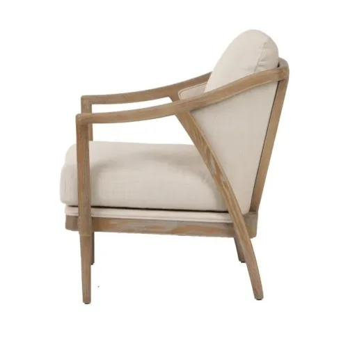 Butaca de fresno y cojines beige