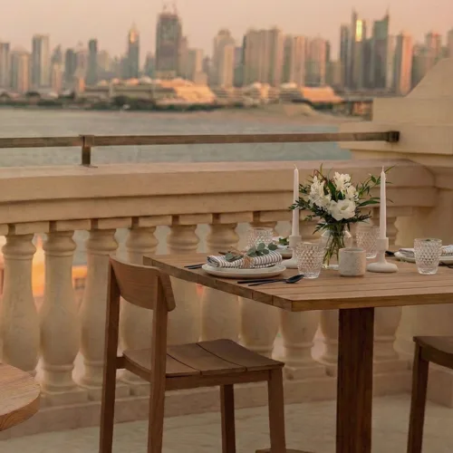 Mesa de comedor exterior de teca cuadrada (2 plazas)