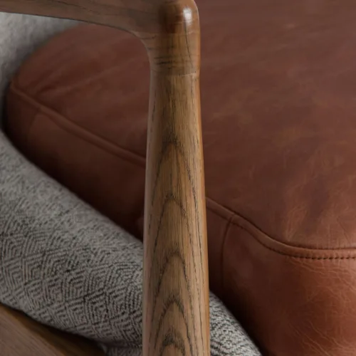 sillón de madera y cuero