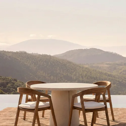 Mesa de comedor de exterior de microcemento CLAUDE