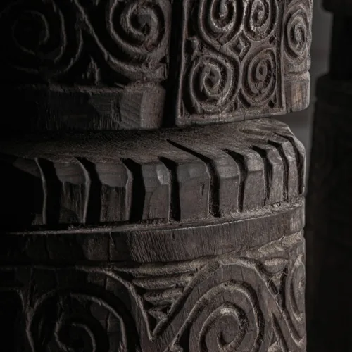 ESCULTURA PIE J 2