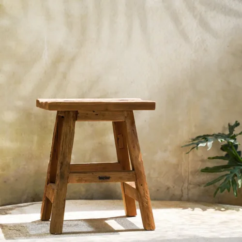 Taburete Yoke de teca reciclada natural 47 cm
