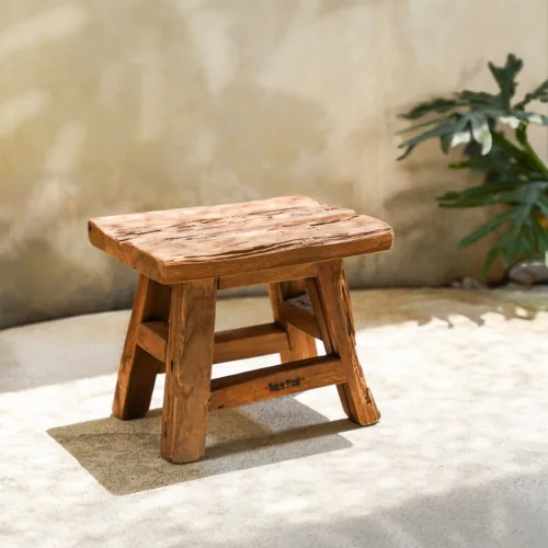 Taburete Yoke de teca reciclada natural 29 cm