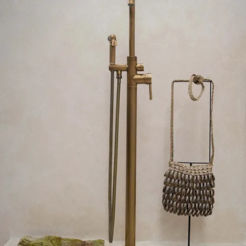 Figura decorativa de concha con soporte 75 cm