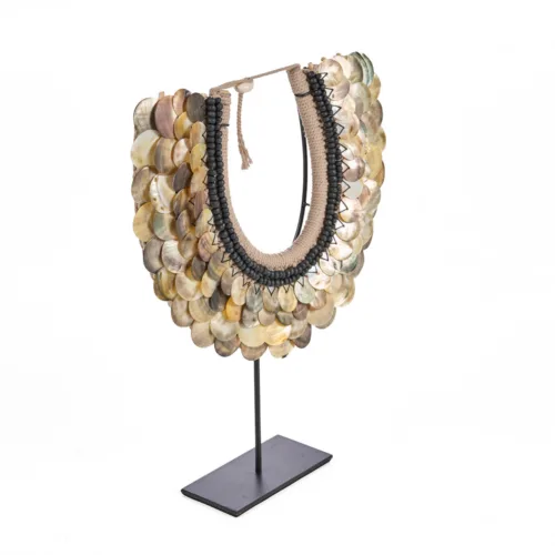 Collar decorativo de conchas con soporte 40 cm