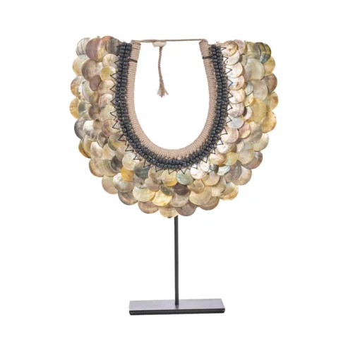 Collar decorativo de conchas con soporte 40 cm