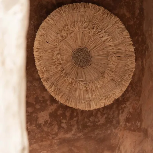 Adorno de pared Wanita de sisal y fibra de gajih 60 cm