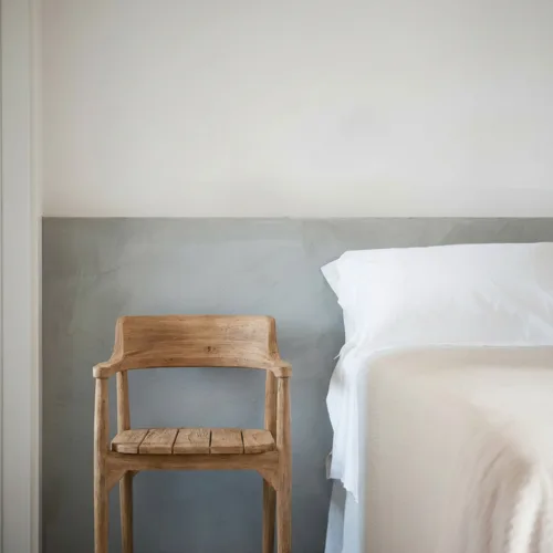 Silla de comedor con brazos de madera de teca natural 80 cm