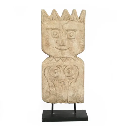 Escultura tribal de piedra arenisca con peana 47 cm