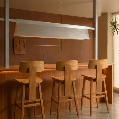 Taburete de bar LovYa de madera de teca natural